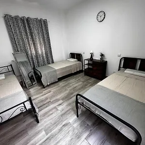 Amplia Casa Entera Con Patio Y Terraza Familia Y Grupo De Amigos , Málaga España